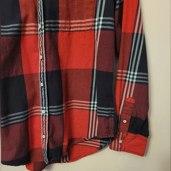 **4/$20 TEES**Red and black womens plaid button-down shirt size medium LOT B1 - Picture 3 of 4